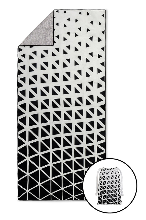 SwiftDry Antibacterial Microfibre Gym Towel + Carry Pouch (Black/White)